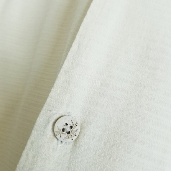 Tommy Bahama Large silk button down little yellowish cream - Picture 9 of 11